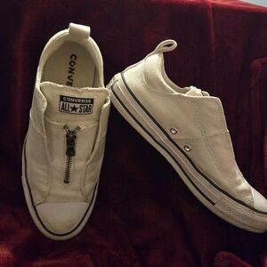 Converse white sz 8 womens